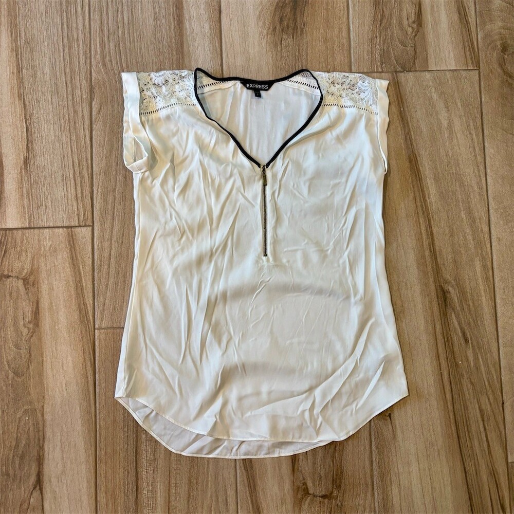Express Blouse Womens Size S Ivory Lace Yoke Cap Sleeve Half Zip V-Neck